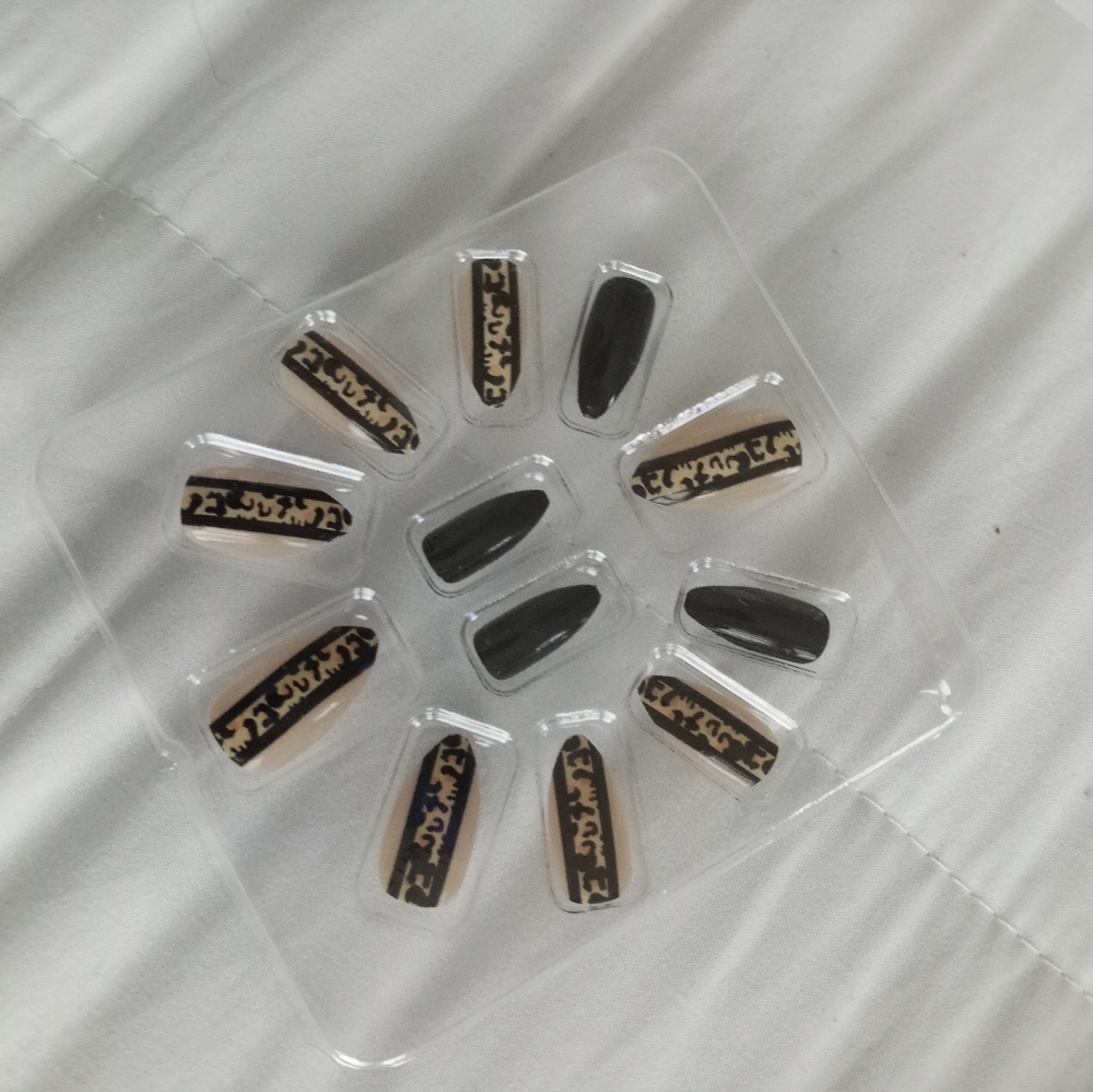 New nude and leopard print nails press on glue on statement nails